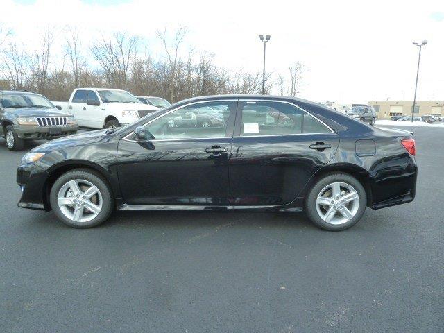 Toyota Camry SE Sedan