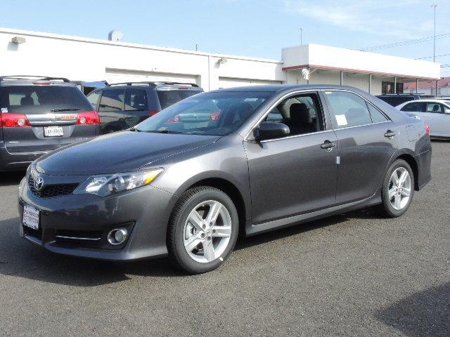 Toyota Camry 2014 photo 2