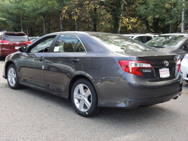 Toyota Camry 2014 photo 2