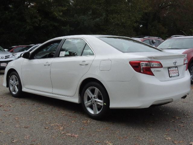 Toyota Camry 2014 photo 2