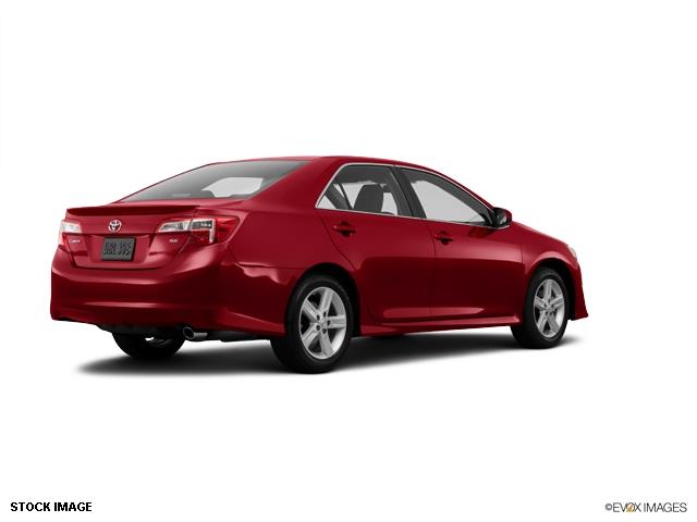 Toyota Camry 2014 photo 2