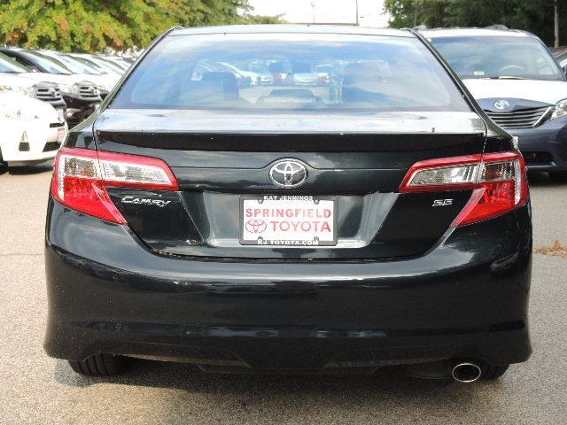 Toyota Camry SE Sedan