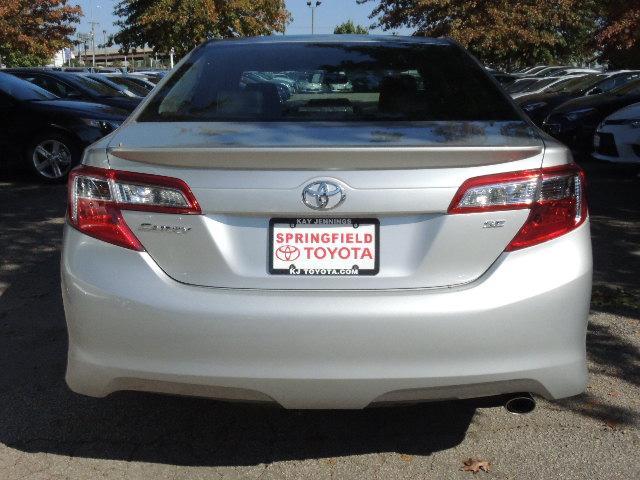 Toyota Camry SE Sedan