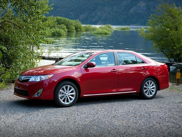 Toyota Camry 2014 photo 2