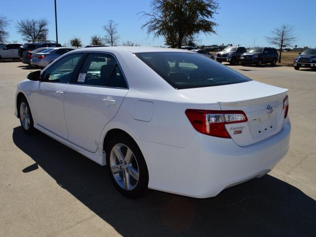 Toyota Camry 2014 photo 1