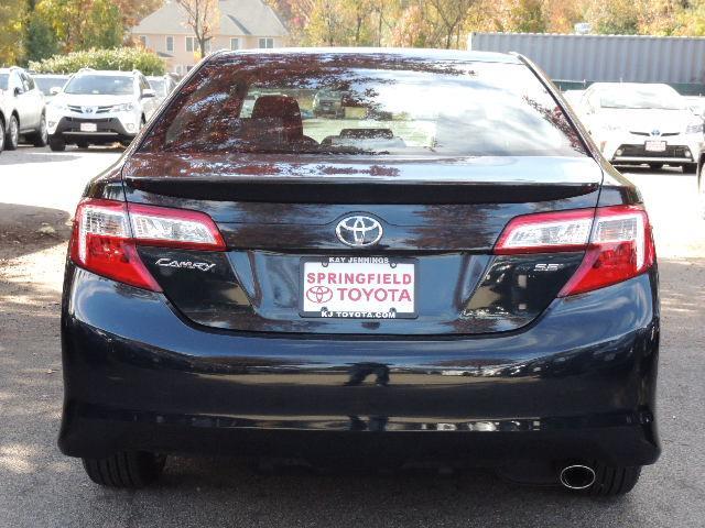 Toyota Camry SE Sedan