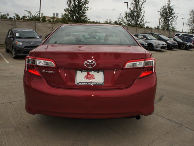 Toyota Camry 2014 photo 3