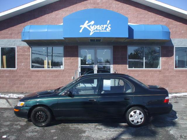 Toyota Corolla Laramie Sedan