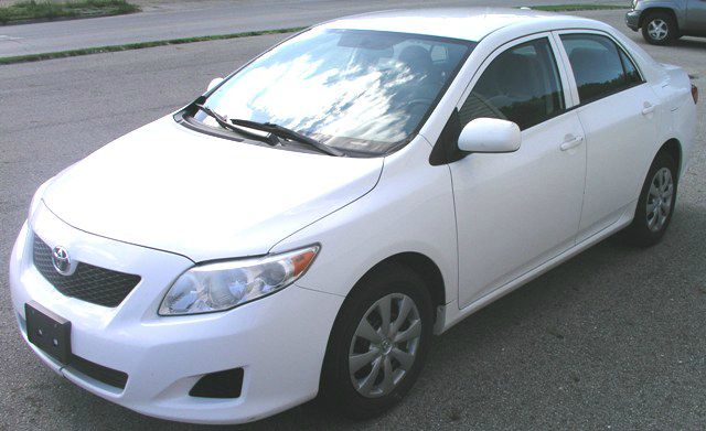 Toyota Corolla Supercab Flareside XL Sedan