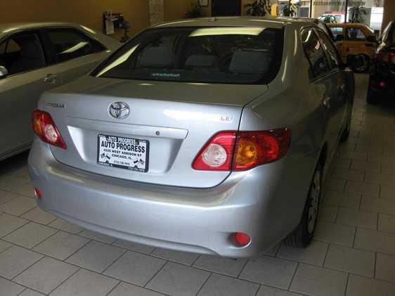 Toyota Corolla Supercab Flareside XL Sedan