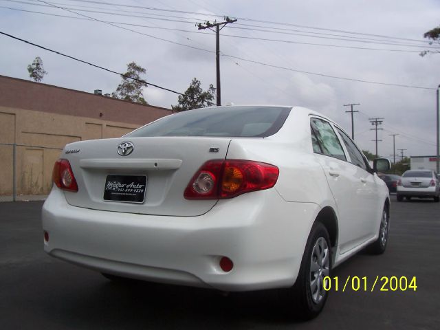 Toyota Corolla Supercab Flareside XL Sedan