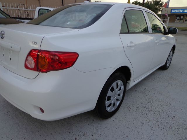 Toyota Corolla Supercab Flareside XL Sedan