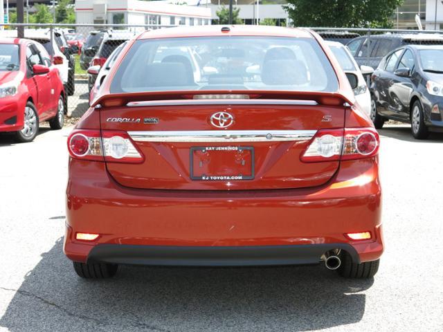 Toyota Corolla Crew Cab ZR5 Sedan