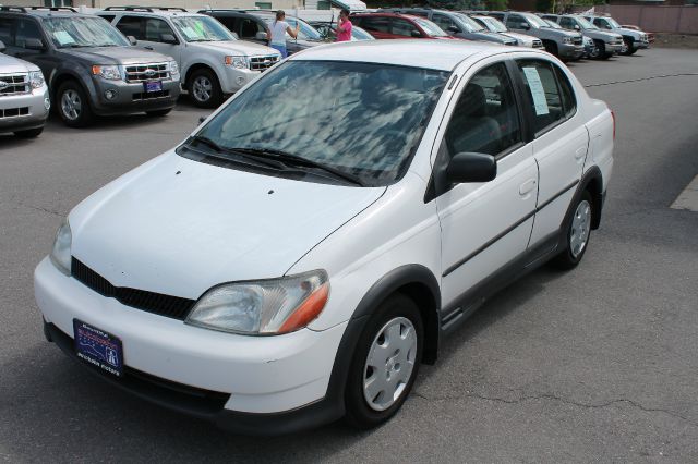 Toyota Echo 2001 photo 1