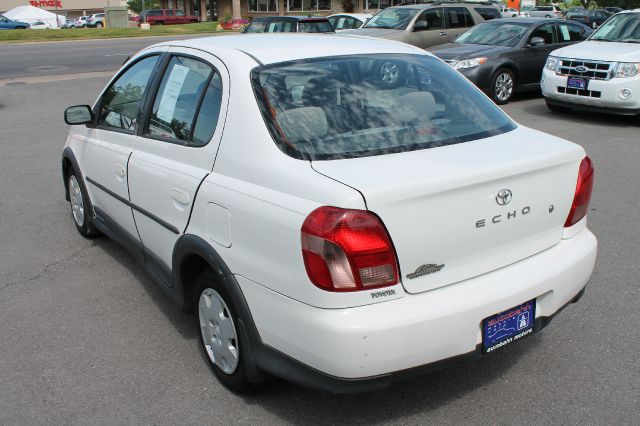 Toyota Echo 2001 photo 3