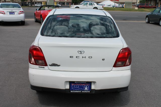 Toyota Echo 2001 photo 4