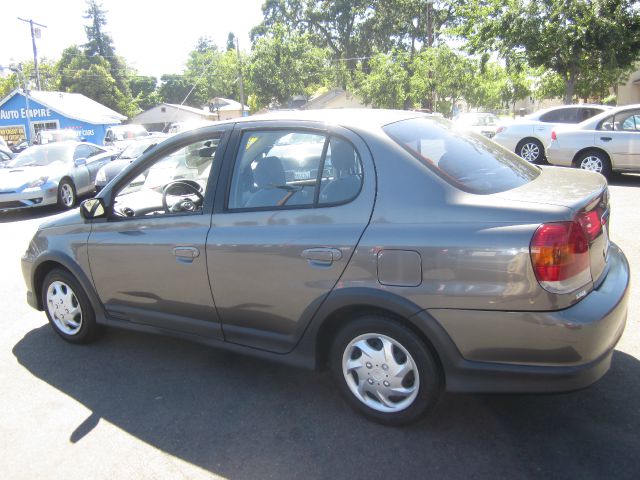 Toyota Echo 2003 photo 3