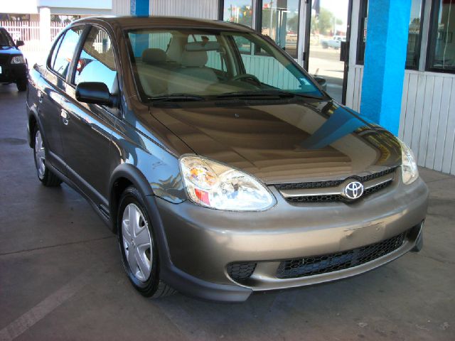 Toyota Echo 2003 photo 2