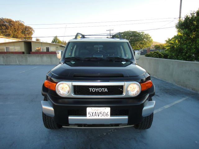 Toyota FJ Cruiser Limited - 4X4 Quadra Drive SUV