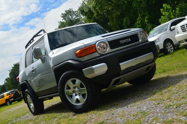 Toyota FJ Cruiser Limited - 4X4 Quadra Drive SUV