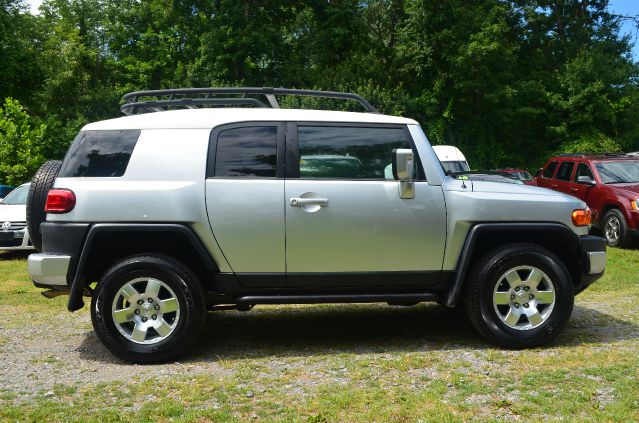 Toyota FJ Cruiser 2007 photo 2