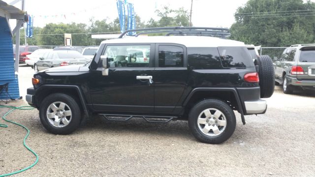 Toyota FJ Cruiser 2007 photo 2