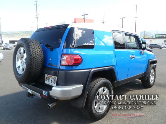 Toyota FJ Cruiser Overland Sport Utility 4D SUV