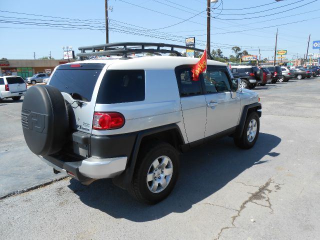 Toyota FJ Cruiser SLT 25 SUV