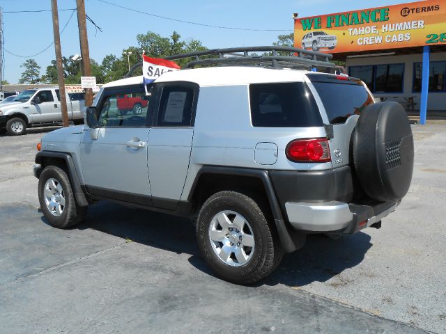 Toyota FJ Cruiser 2007 photo 2