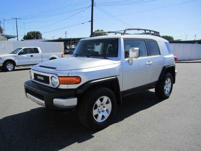 Toyota FJ Cruiser XR Sport Utility