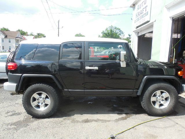 Toyota FJ Cruiser Overland Sport Utility 4D SUV