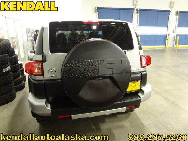 Toyota FJ Cruiser 2009 photo 2