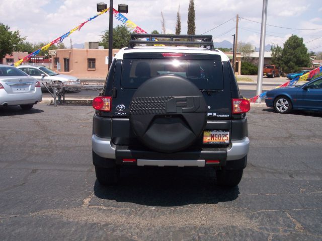 Toyota FJ Cruiser 2010 photo 3