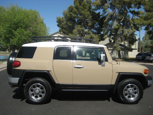 Toyota FJ Cruiser 2011 photo 12