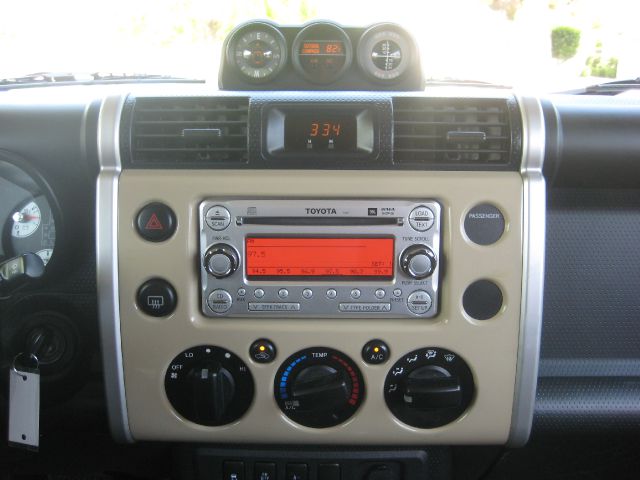 Toyota FJ Cruiser 2011 photo 14