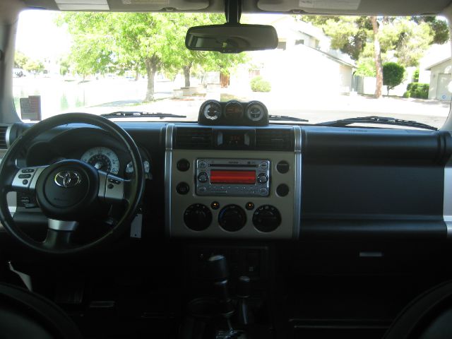 Toyota FJ Cruiser 2011 photo 3