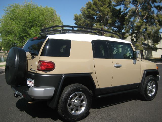 Toyota FJ Cruiser 2011 photo 6