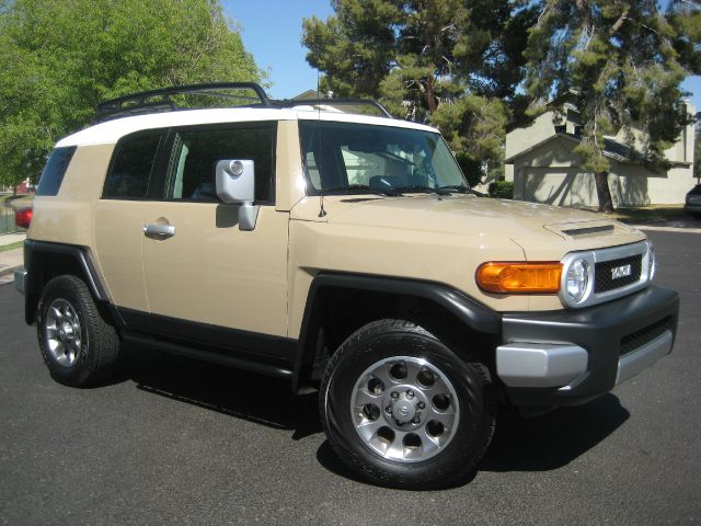 Toyota FJ Cruiser 2011 photo 8