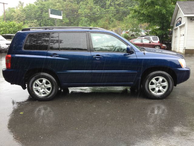 Toyota Highlander Ram 3500 Diesel 2-WD SUV