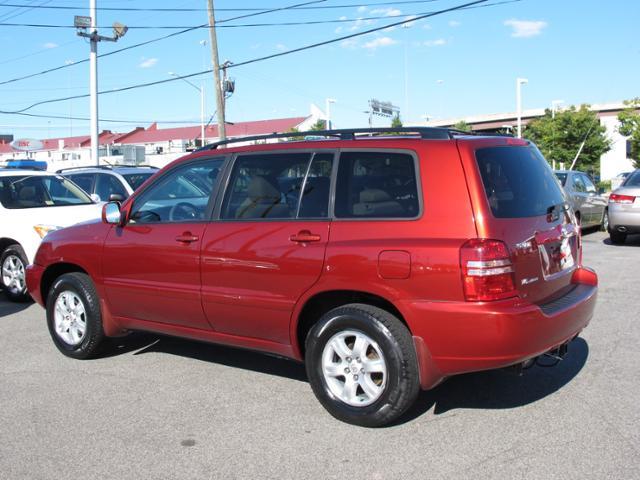 Toyota Highlander Red Line SUV