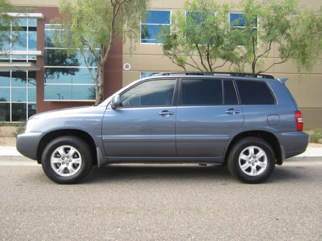 Toyota Highlander Base, AWD, Loaded, Clean SUV