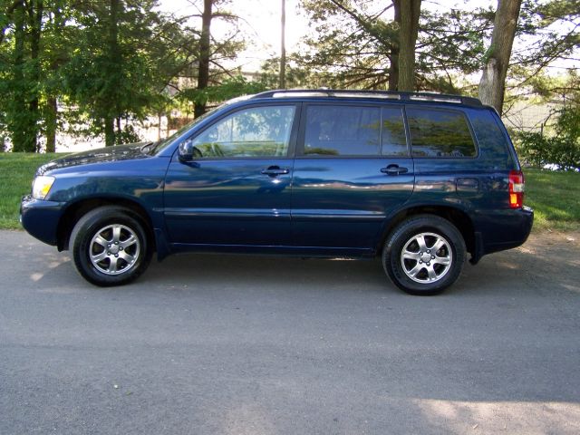 Toyota Highlander 2004 photo 23