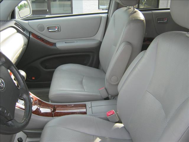 Toyota Highlander 2004 photo 1