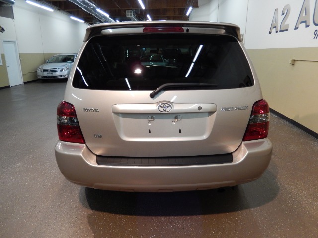 Toyota Highlander 2004 photo 4