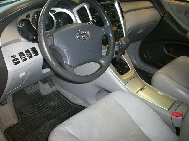 Toyota Highlander 2004 photo 2