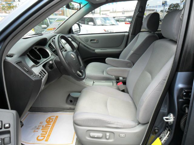 Toyota Highlander QUAD CAB W SUV