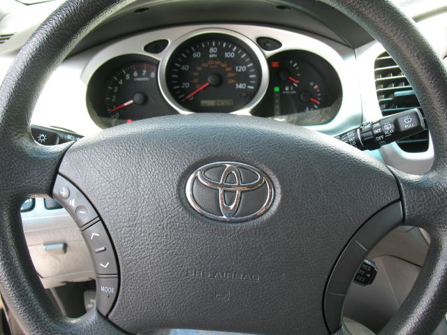 Toyota Highlander 2004 photo 13