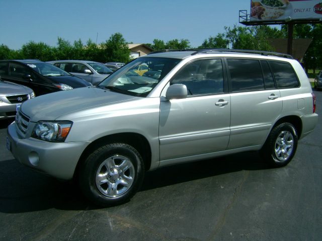 Toyota Highlander Ram 3500 Diesel 2-WD SUV