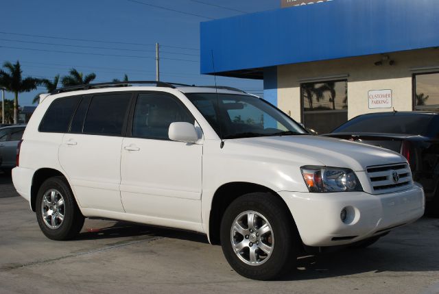 Toyota Highlander Base, AWD, Loaded, Clean SUV