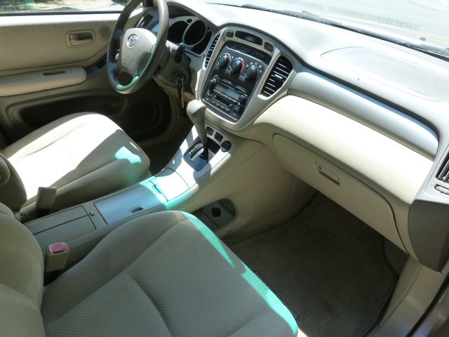 Toyota Highlander Ram 3500 Diesel 2-WD SUV